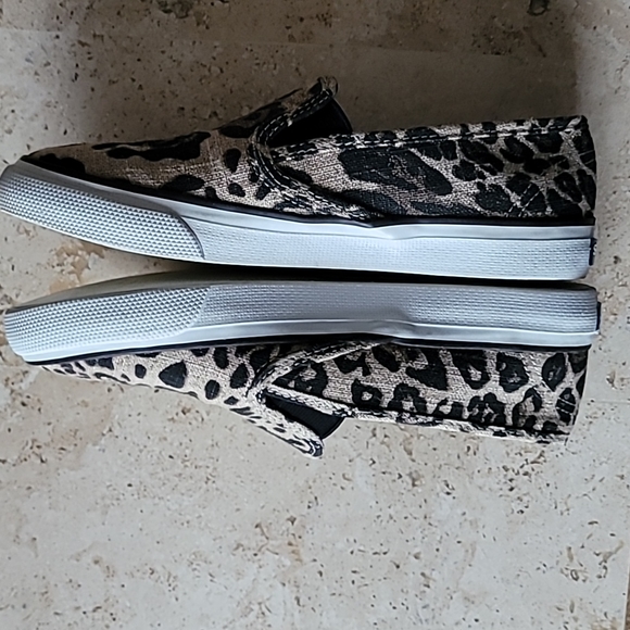SPERRY Top-siders animal print slip ons. Size 6. - Picture 6 of 11